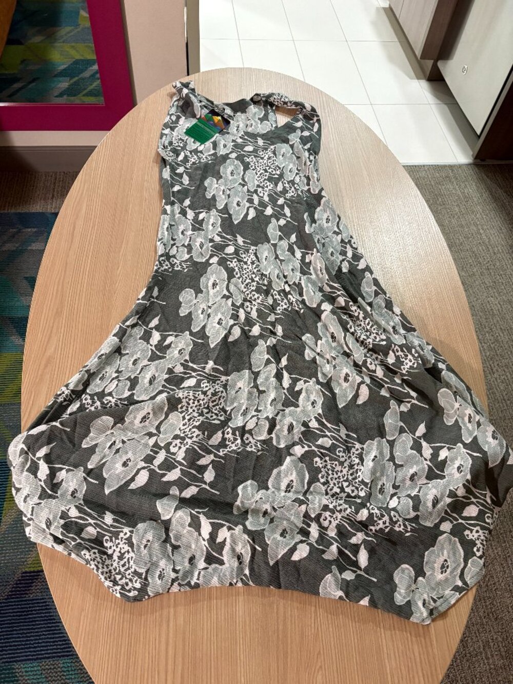 Piramide Boutique Diagonal Dress Size Medium Green Floral Print Maxi 100% Rayon